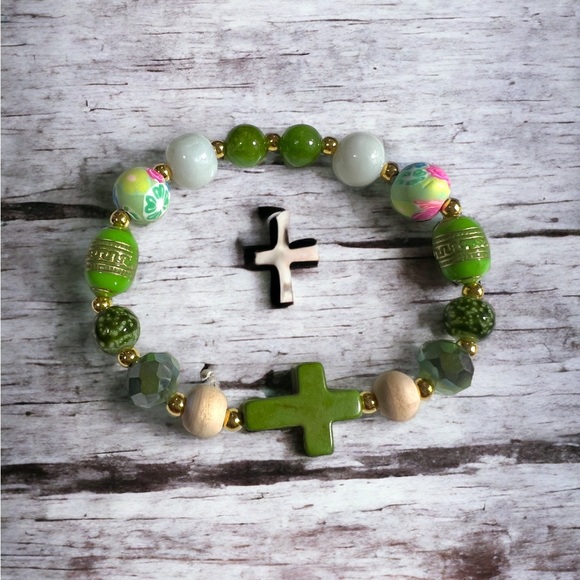 Cross bracelet - Picture 2 of 3